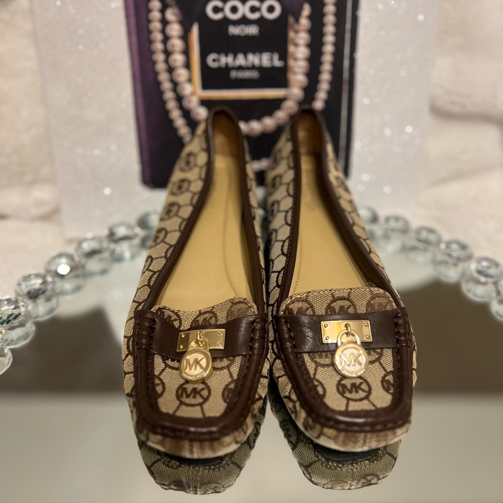 Michael Kors Brown Moccasin  canvas and leather Flats  women size 6M - Picture 4 of 9